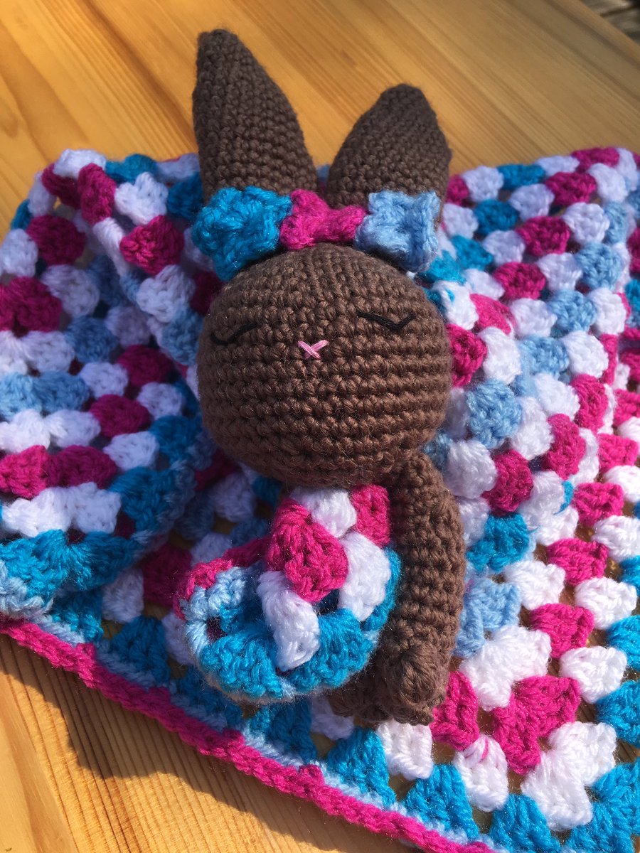 Bunny baby comforter, now available in my #etsyshop #bunny #crochet #grannysquaresrock #babycomforter