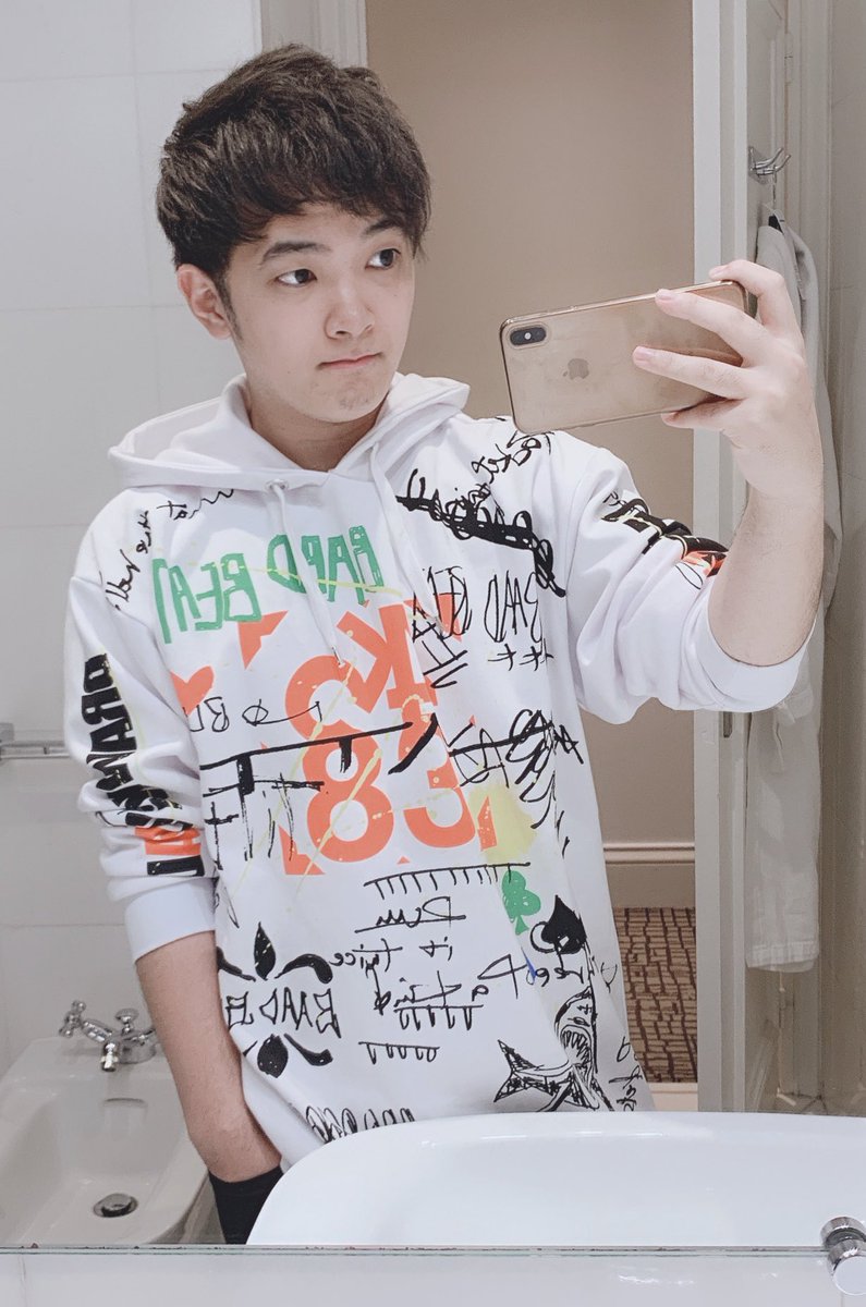 ハスラーカジノ パーカー 世界のヨコサワ 12⁄26〜27限定】YouTuber