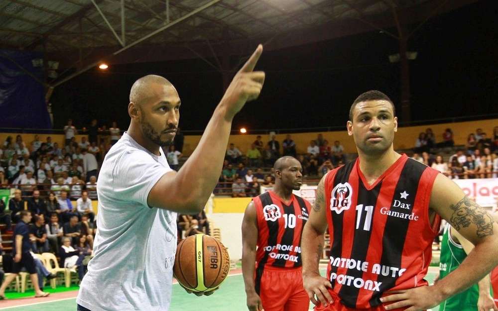 Vidéo. Quand un champion NBA fait la promo de la Coupe des Landes de basket  dlvr.it/R3YBnY