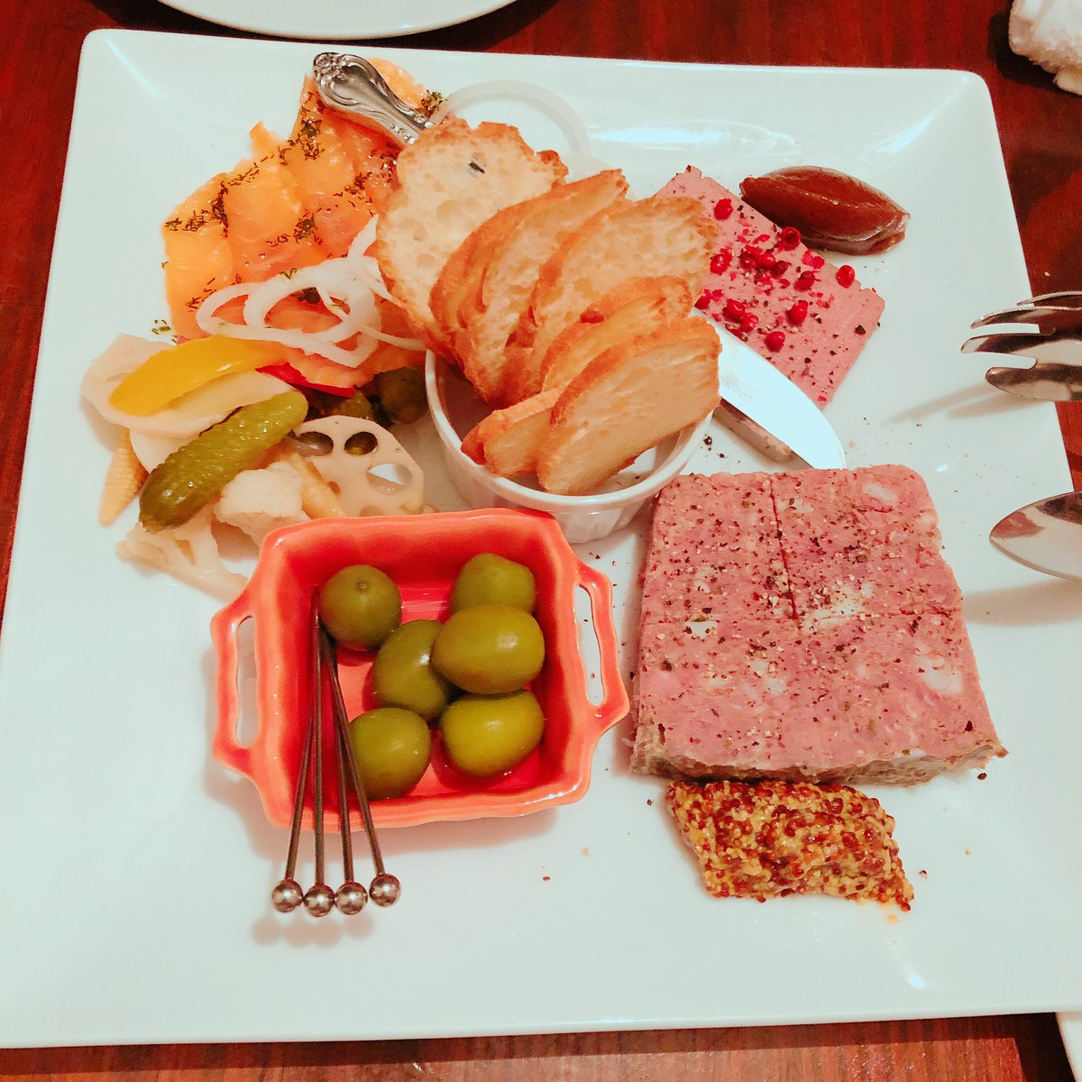 shion_eve's tweet photo. ◤育児記録 #生後155日 #5m2d 4┆25┆ WEN◢
〈おめでとSELECTION〉
パパのお友達のお店の下北沢『GOZO』👨
ミランダカーさんもご来店された程で、ブルーノートでTOPシェフされていた敏腕店主‼︎
小西さんが渡したい物があるからとパパのお友達と7人で行ってきました✨
出産祝い頂き、これを注文🎁🙏 https://t.co/kc1NINAgGq