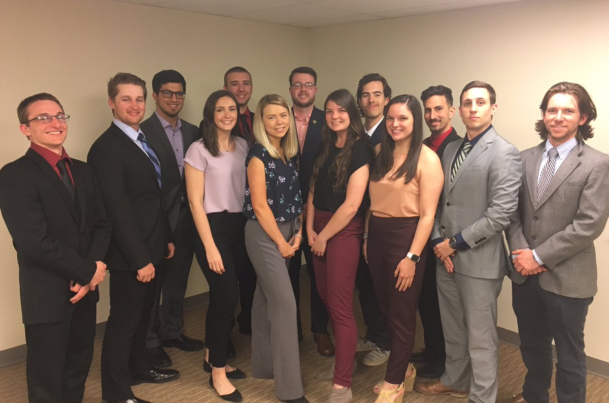 Congratulations to these 13 senior Athletic Training students who completed their senior-capstone critically appraised topic presentations last night! #ClassOf2019 #Research #PracticeBasedEvidence #EvidenceInformedPractice @KingsCollege_PA