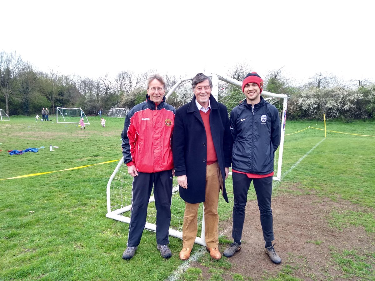 My district Councillor grant for £1500 for new goal posts for AFC. Thanks to Trevor Howell for all the work that his coaches do for the 400 youngsters on a Saturday morning.⁦@AFCHenley⁩