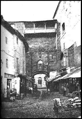 FolkloreToleda1's tweet photo. Boletín de la #RealAcademiadelaHistoria. Tomo 8. Año 1886. 
III. El #arco de #SanPedro en #Talavera de la Reina / Fidel Fita. Fuente: https://t.co/2OIO5G3zVh
. Enlace: https://t.co/nUDT3cCB9i

Foto: Artículo susodicho. https://t.co/HQ596RpOfw