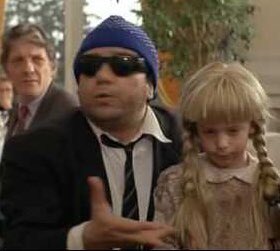 CalvinCrossOff's tweet photo. @doc_gyneco on dirait les inconnus dans les 3 frères au restau ! Costard + bonnet + lunettes , frais ! @Cyrilhanouna #tpmp #docgyneco https://t.co/Sm4rILCgaT