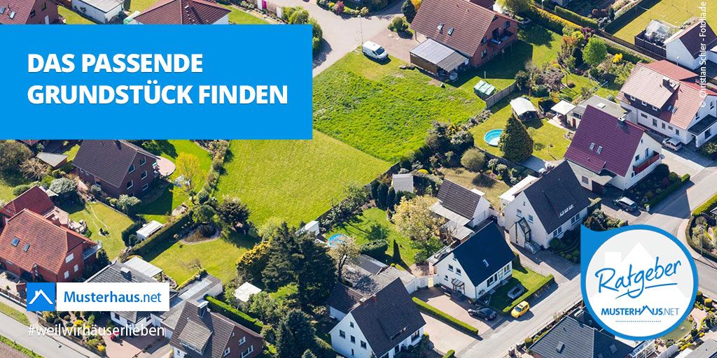 Musterhaus_net's tweet image. Die Suche nach einem passenden Baugrundstück kann sehr schwierig sein. 😤 Aus diesem Grund zeigen wir Euch in unserem Ratgeber einige Möglichkeiten, wie Ihr Euer Traumgrundstück finden könnt. buff.ly/2vo1lXm