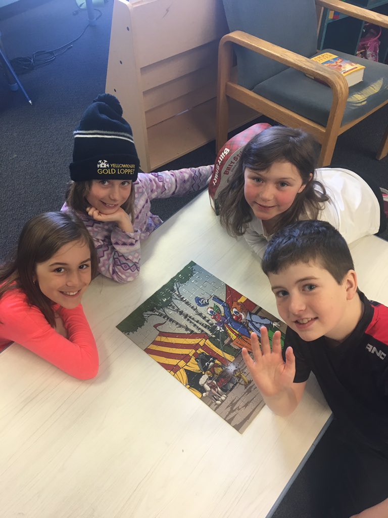 madame_jasmine's tweet image. Students ❤️ #softentry and had 6 different puzzles to choose from this morning before their academic day began. This group was proud they finished this 100 piece puzzle in less than 10 minutes! #softstart each morning has become a part of our class culture. @jhs_schools #ejhsyk1