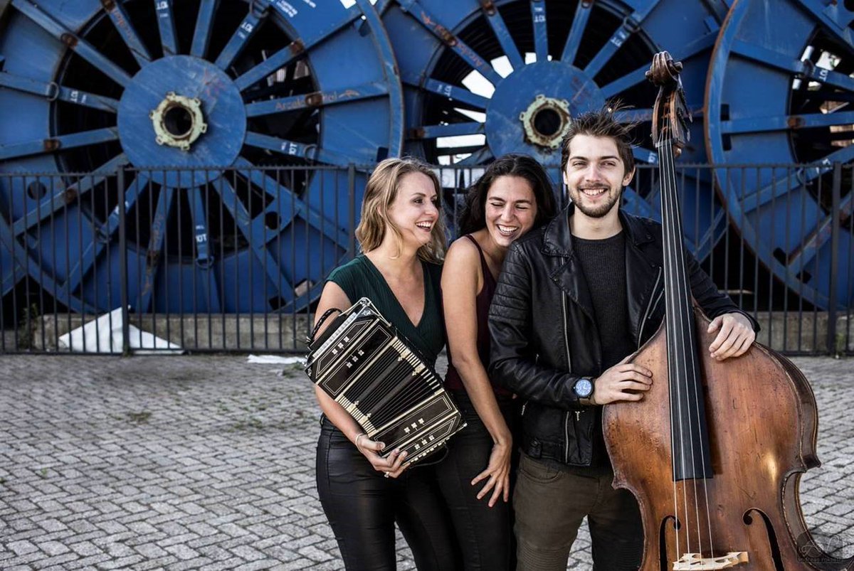 Volgende week is het zover! Roffa Tango Trio geeft een bijzonder concert in één van de mooiste concertlocatie's van Nederland: de kloosterbibliotheek in Wittem. 🎵 kunstdagenwittem.nl