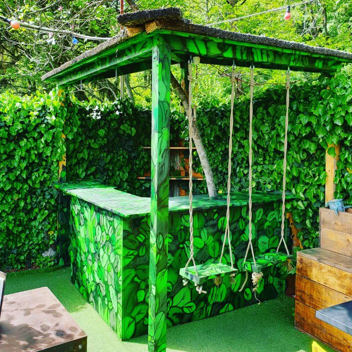 Little summer makeover on our #SwankyTerrace 😍😎💚
#SwankyArt by Chez_186 🎨
.
@hostelgeeks <a href="/hostelworld/">Hostelworld</a>
#SwankyHostel #VisitZagreb
