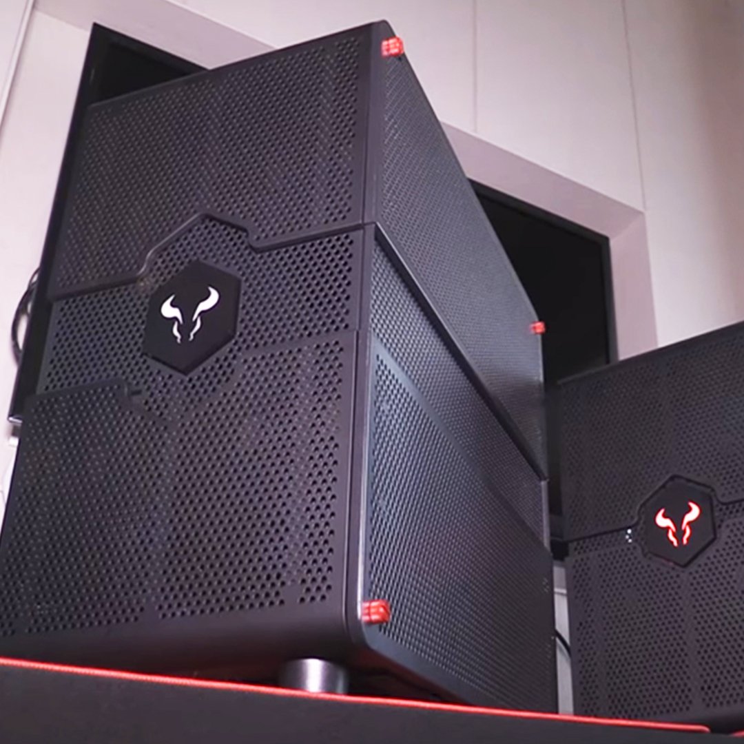 'This chassis fits the needs of gamers and enthusiasts alike. It delivers true E-ATX motherboard support, USB 3.1 Gen 2 Type-C, and cooling and acoustic performance that is on par with the best alternatives.' -<a href="/Toms/">TOMS</a>.hardware
📷: Gamers Nexus