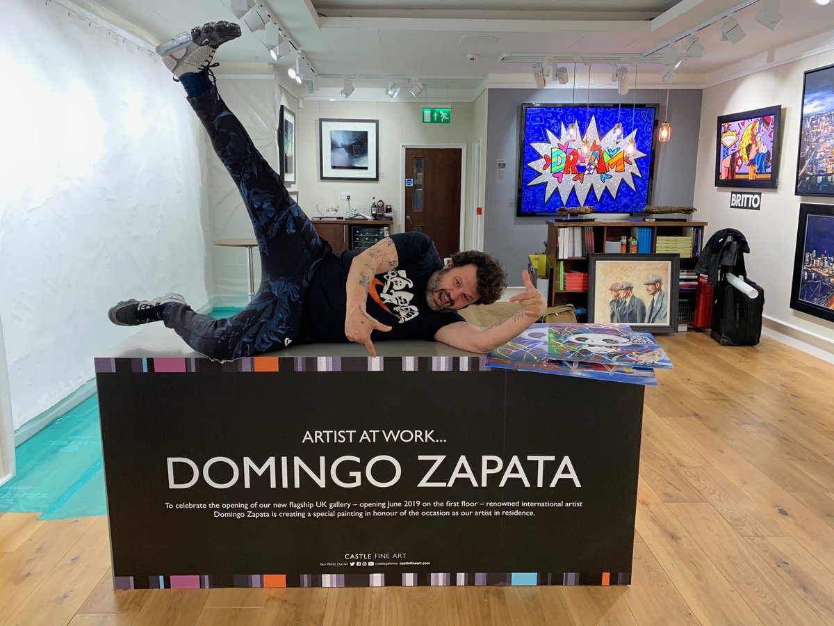 castlemailbox's tweet photo. The main man has arrived @domingozapata #artists #live #painting #incredible #mailbox #colour #fineart #new #gallery https://t.co/oElNyFmfDz