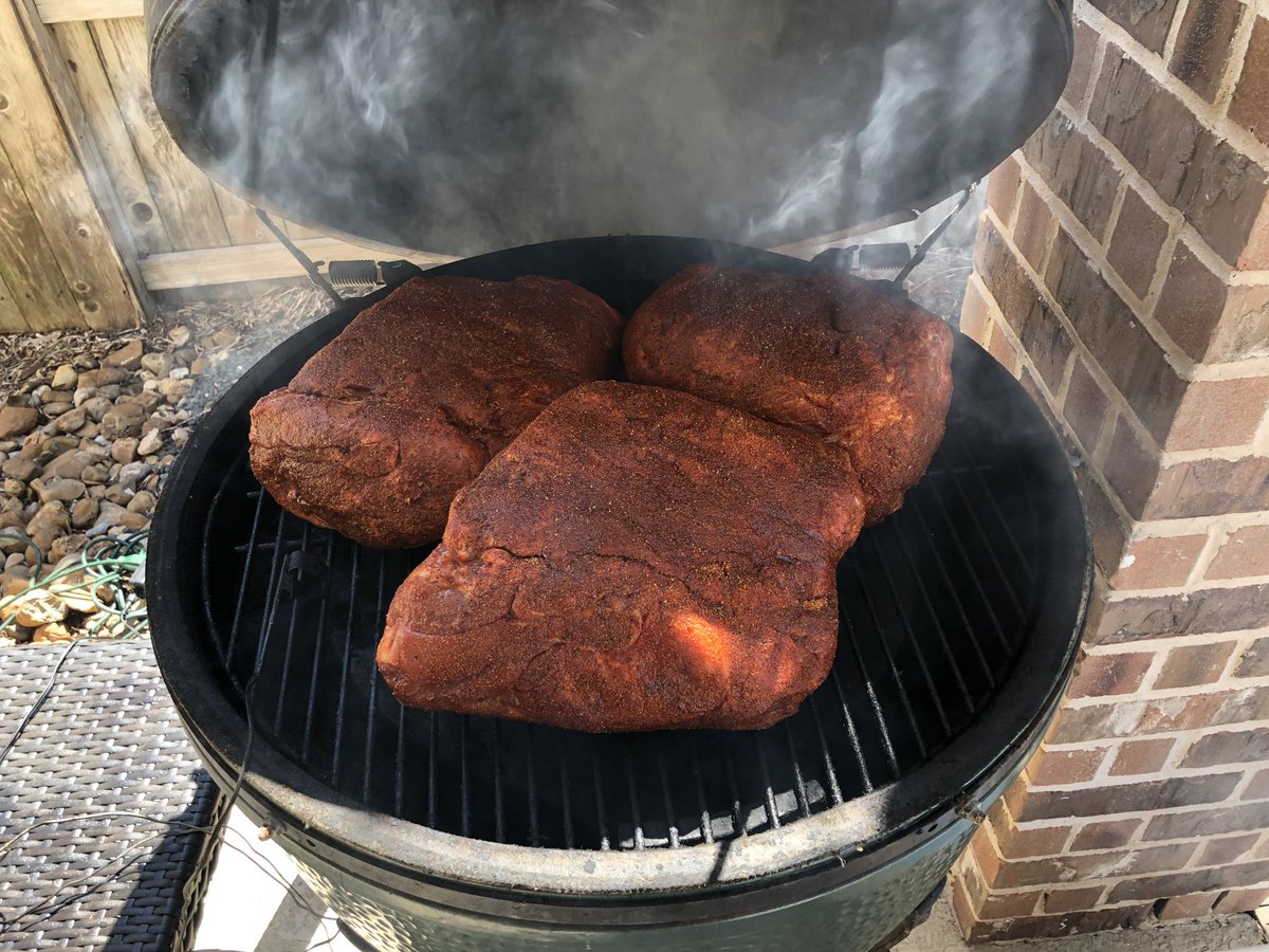 Aggs03's tweet photo. Scratch and sniff #BBQLyfe https://t.co/RDf8SaXCIS