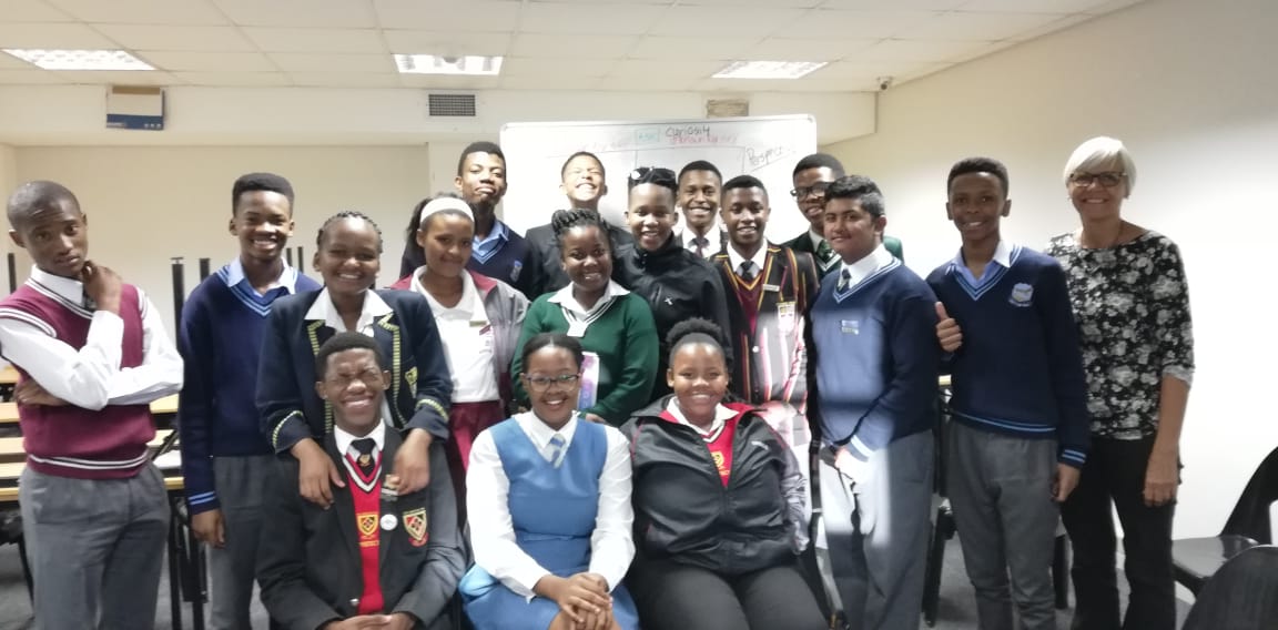 iGEMS Leadership in action! Aspiring Civil Engineer Zinobuhle is visiting @UnityInAfrica during her break from her Learnership at Haw & Inglis, Cape Town. She shared her iGEMS journey with our Grade 12s. It's all about giving back! #payitforward #futureleaders #civilengineering