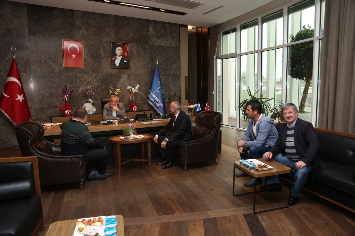 ErcanGencer's tweet photo. Küçükçekmece belediye başkanımızı makamında ziyaret ettik yolu açık olsun bu nazikane ziyaretimizde ötürü teşekkür ederiz https://t.co/67gEjvjmgg