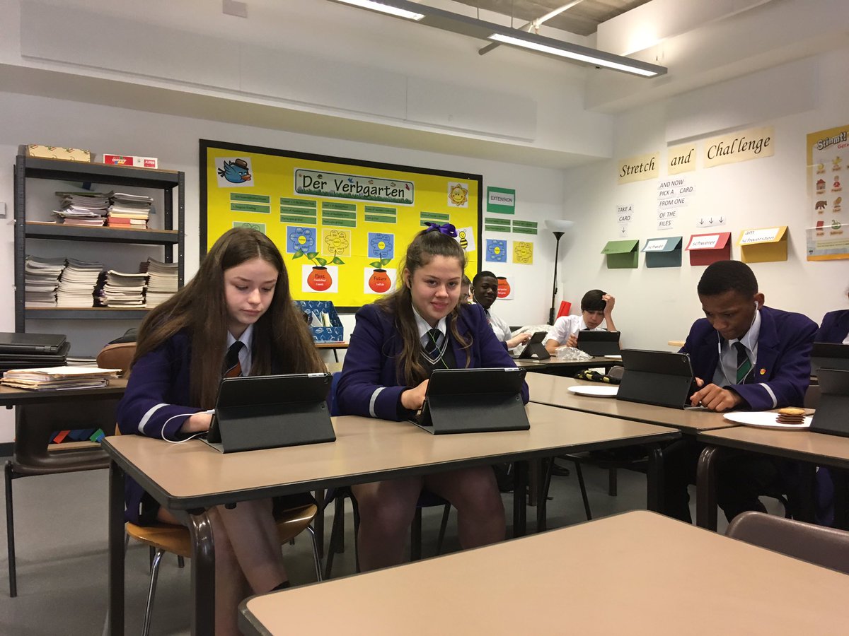 StHildasMFL's tweet image. Year 10 trialling German language computer game today.  Thank you Patrizia Crivelli and PASCH for this fun opportunity! #GoetheInstitutLondon #PASCH #GermanIsFun
