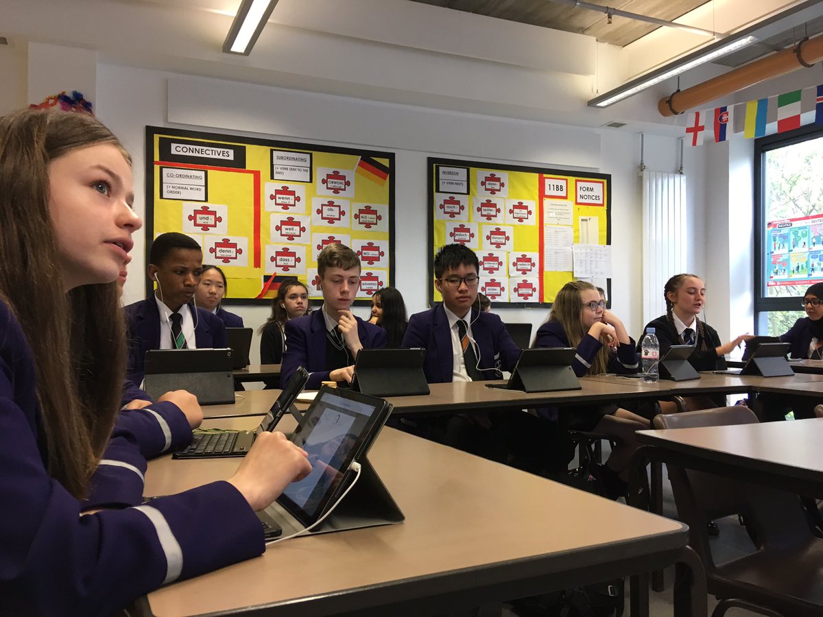 StHildasMFL's tweet image. Year 10 trialling German language computer game today.  Thank you Patrizia Crivelli and PASCH for this fun opportunity! #GoetheInstitutLondon #PASCH #GermanIsFun