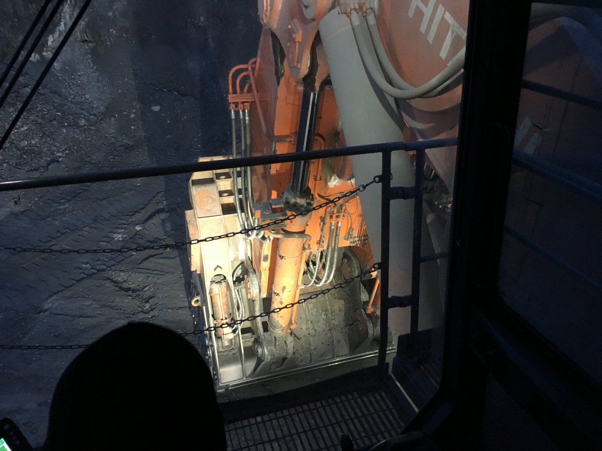 AmsMining's tweet photo. Key to maximizing productivity in large-scale truck and shovel mining operations;
1) Producing well-fragmented, "easy-digging" ore;
2) Maintaining a "clean and clear" approach to the shovel;
#mining #goldmining #undergroundmining #miningconsulting #basemetalsmining #mineengineer https://t.co/9nVmzxxJaV