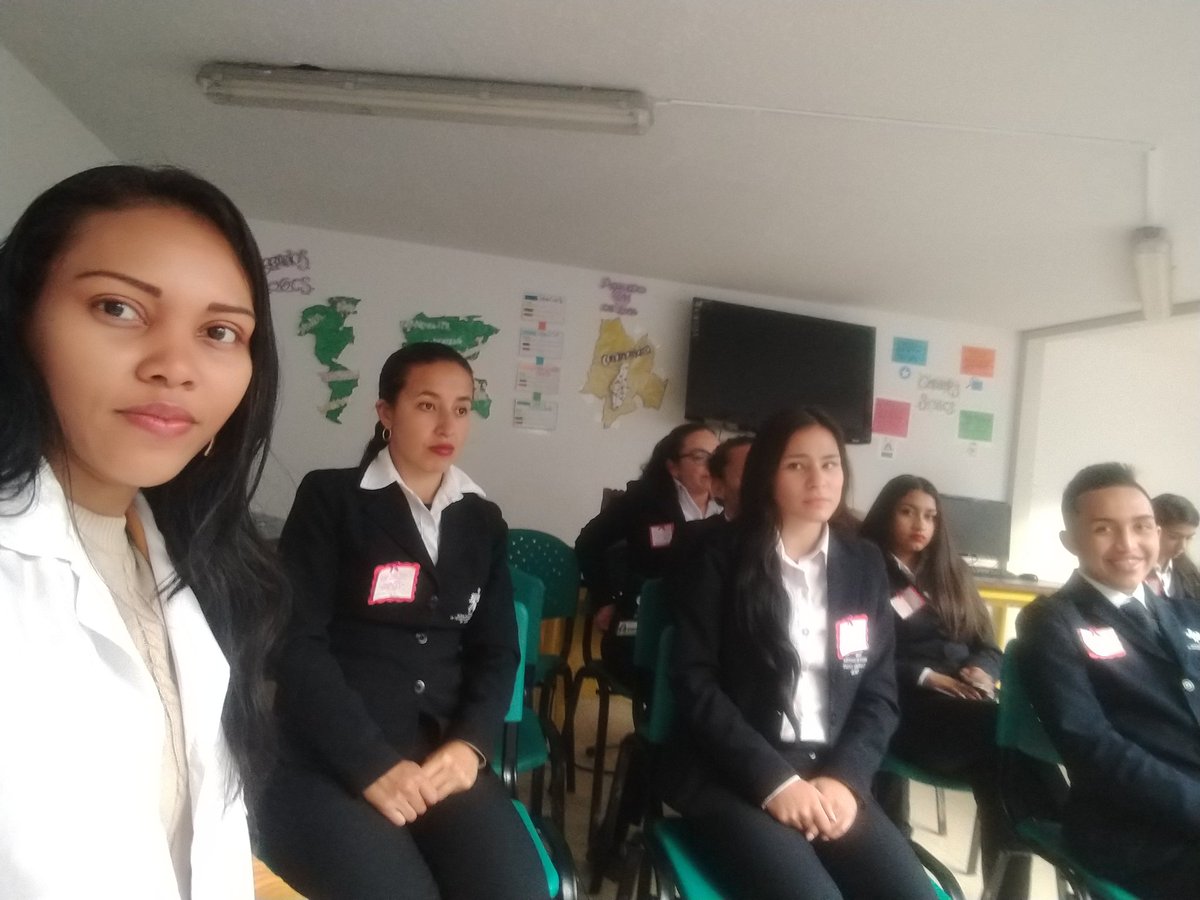 Evalcarcelm1's tweet photo. Realización de foro . Andrés Oppenheimer .¡ Salvese quien pueda ! Ficha 1751285 C.F.T.H.S.  @SenaSaludDC1  @SENAComunica   @gamedinar https://t.co/WylbkPIADG
