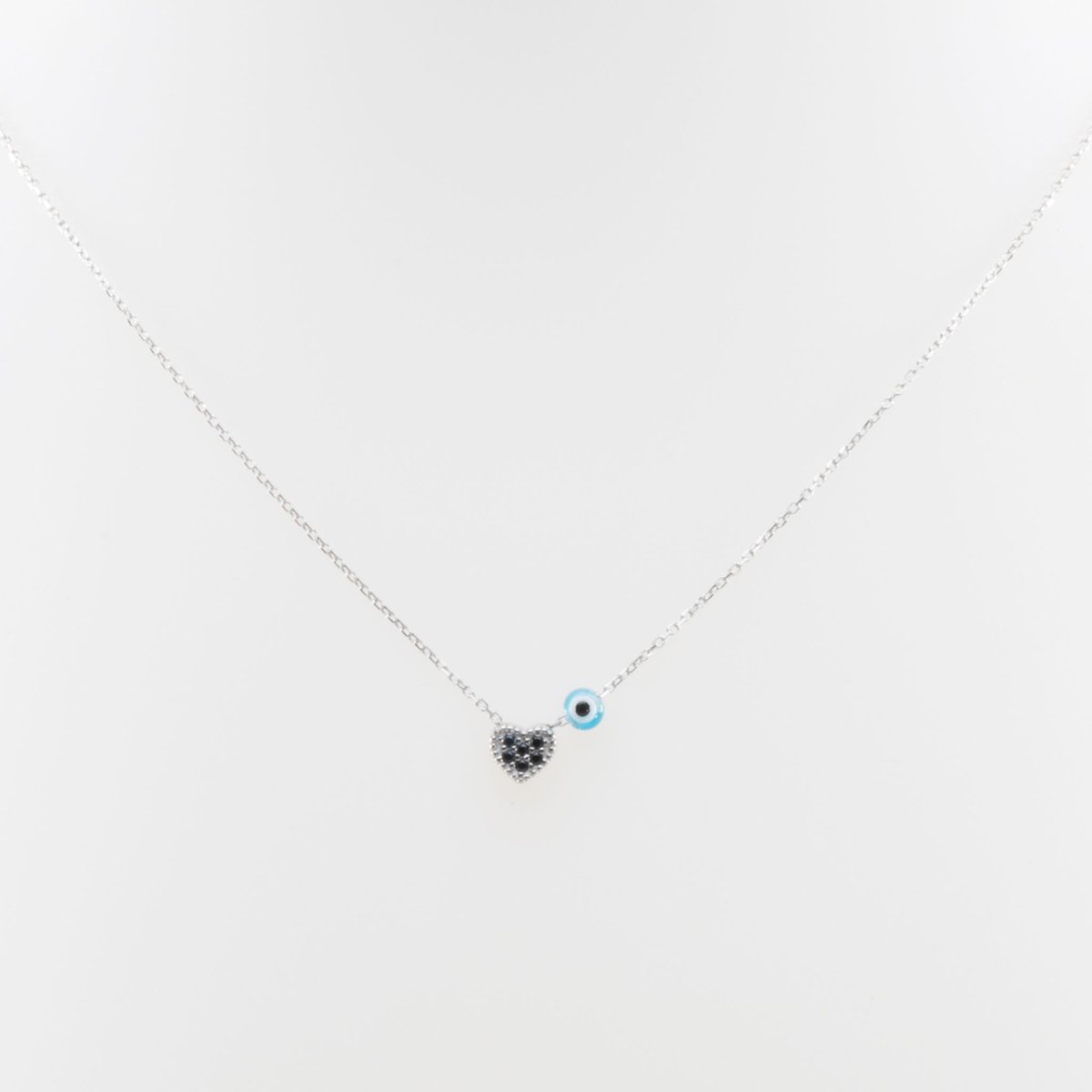 DikoruOficial's tweet photo. EN EL #DIADELAMADRE 🎁 REGALA MUCHO AMOR A #MAMÁ!! ❤❤❤ - https://t.co/ZnOo03bfFs En #dikoru descubre nuestros #collares de #plata925 que destacan por su originalidad. Envíos gratis a partir de 35€ #instastyle #instafashion #complementos #joyas #mujer https://t.co/f6eYgWZka7