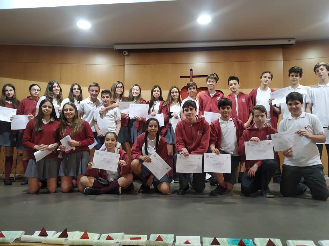 PadreDamianSSCC's tweet photo. Felicitar 👏 a tots els alumnes de #esopd que heu participat a les proves @CangurCAT i, en especial, als que heu quedat entre l'1% amb millor puntuació de cada curs: Gabriel Ros, Aitor Ilincheta, Zoe Lienas i David Canle 🏆! A seguir gaudint 🔢➕➗➖ #vivimlesmates @soccatmat https://t.co/ob34iJQ70v