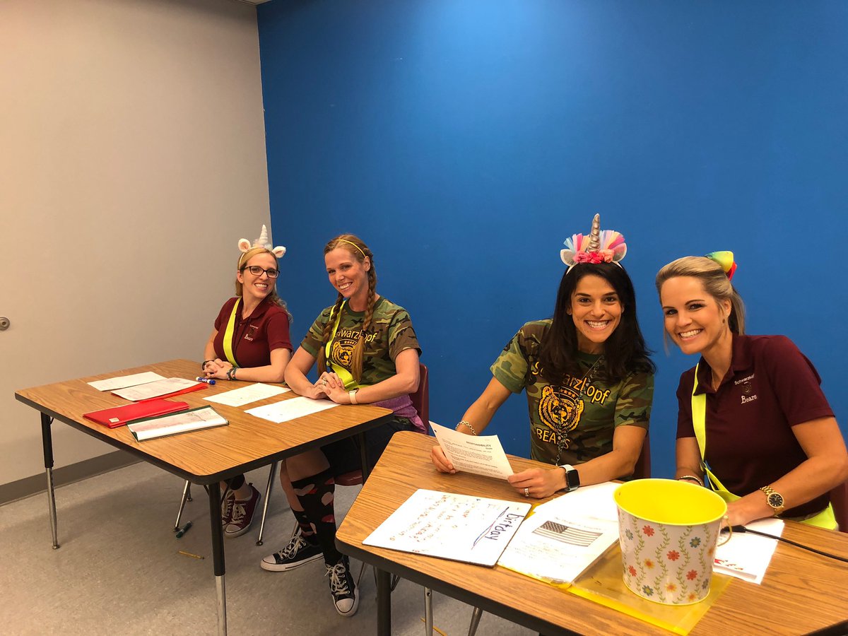 JTissier327's tweet photo. Today was upside down day! It was awesome flipping roles and being a 5th grade @SchwarzkopfElem Bear!!! #futureteacherleaders  @HCPSArea2  #lovemyschool https://t.co/4iz2QpAMnA