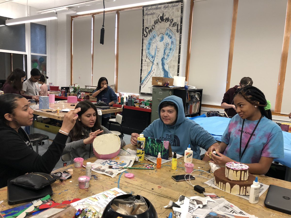 timeforbetty's tweet image. Wayne Thiebaud inspired cake designs! @WeehawkenTSD #weeCreate #sweet @RobFerullo4 @WeehawkenVP @FAmato53 @theresa_milos