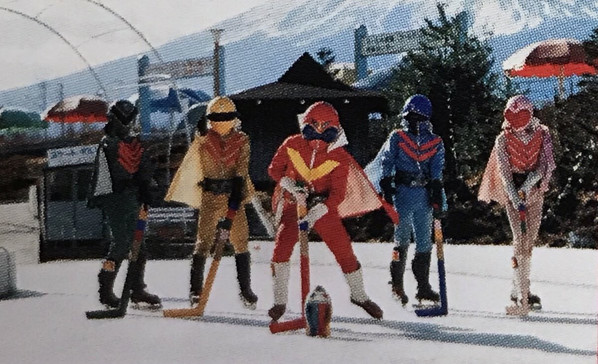 The雄 秘密戦隊ゴレンジャー よりゴレンジャーハリケーン 第43話より登場した必殺技 ハリケーンを繰り出す前の中腰になり片手を前に出すポーズ 写真 1枚 2枚目 は仁義を切る際の お控えなすって ポーズを剣友会の岡田勝さんが取り入れた The雄 秘密戦隊ゴレンジャー よりゴレンジャーハリケーン 第43話より登場した必殺技 ハリケーンを繰り出す前の中腰になり片手を前に出すポーズ 写真 1枚 2枚目 は仁義を切る際の お控えなすって ポーズを剣友会の岡田勝さんが取り入れた