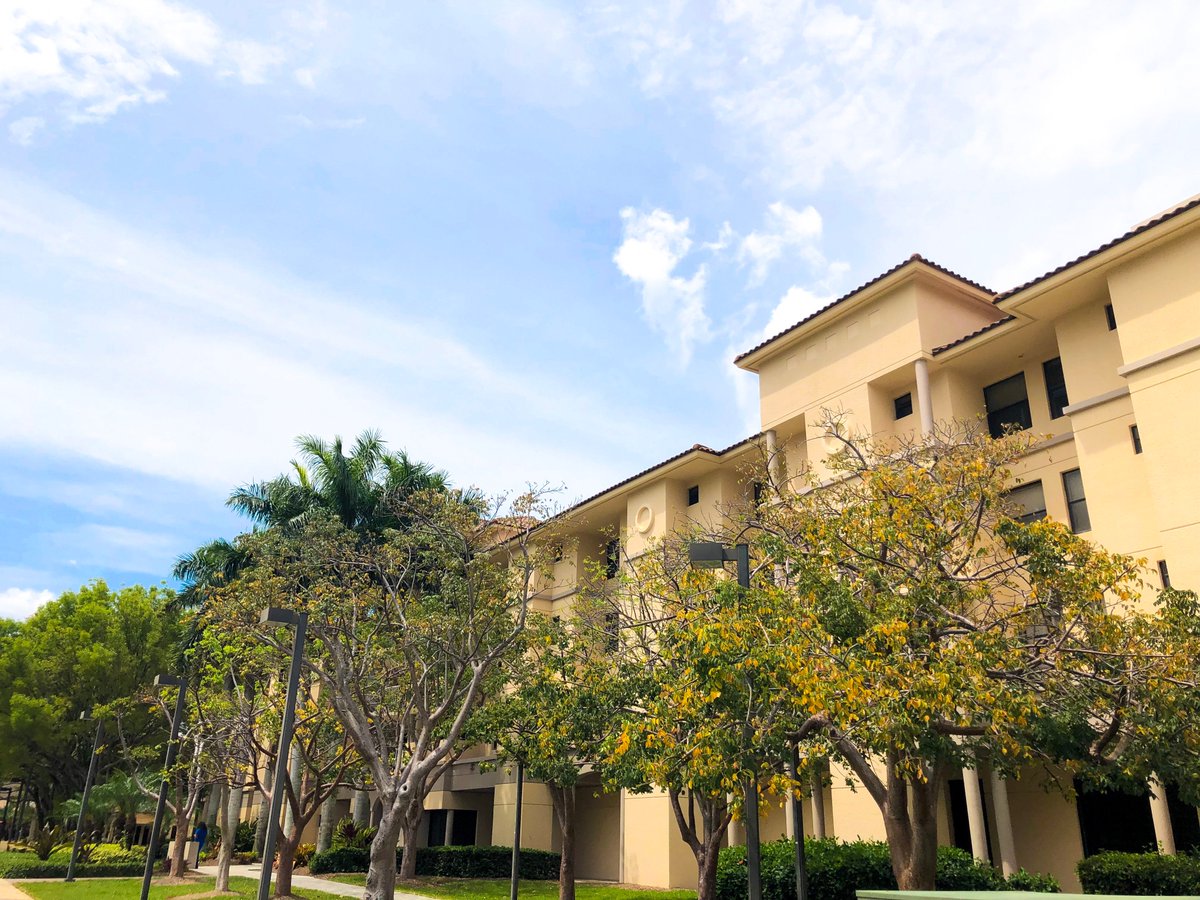 PBAUniversity's tweet photo. Good Friday afternoon and a happy #NewDayPBA! As South Florida transitions into a warmer season, our graduating students are also transitioning into a new season. Spring semester is wrapping up and commencement is right around the corner! Read more @ https://t.co/nPaUYHoNY1 https://t.co/Ew4E5jLDaC