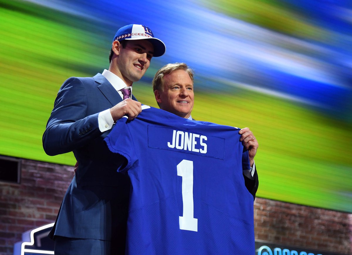 ScoutKelley's tweet photo. Daniel Jones has been absolutely trashed by fans of every team. I really hope he proves them all wrong. If anything, I hope it gives him a chip on his shoulder. #Giants https://t.co/jiCufyQt8R