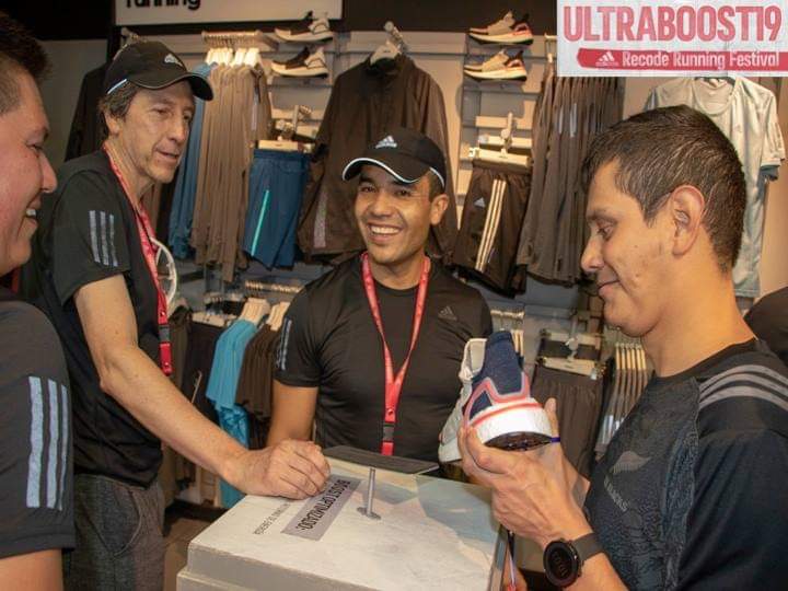SBM_ec's tweet photo. 💥Recode Running Festival 🏃‍♂️🏃🏻‍♀️🔝
#lanzamiento de los nuevos #UltraBoost 19 de #adidas 💣💥
@adidas @adidasrunning https://t.co/mWnN7l9rcg