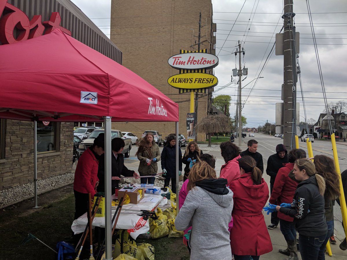 DWBIA's tweet photo. Teams are warmed up and ready to hit downtown streets with their brooms! #PitchInforDowntownWindsor #PitchInWeek #PIW19 #PitchInCanada #TimHortons https://t.co/fbad3Eckgc