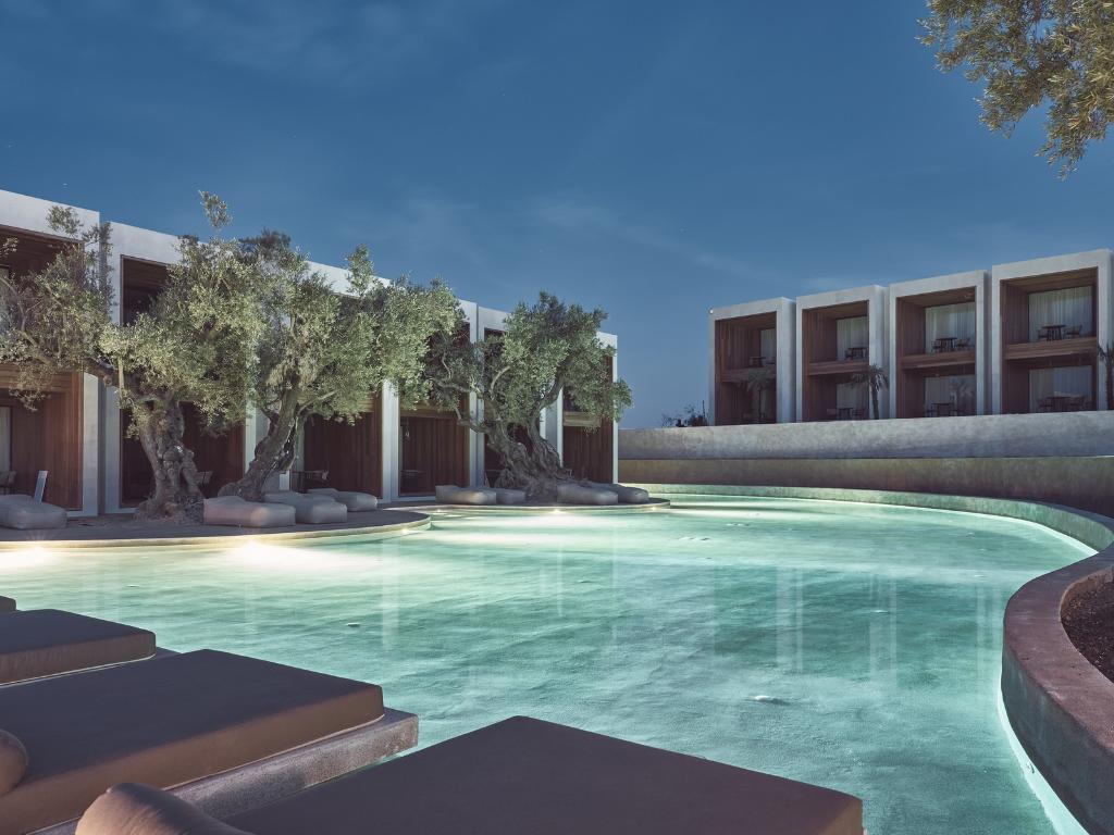 MarriottIntl's tweet image. Among the archipelagos of Greece, @ArchDigest featured @Design_Hotels' Olea All Suite Hotel, Vora Santorini, and @CocomatSerifos, along with @DomesMiramare, @LuxCollection, on its list of "The Most Beautifully Designed Greek Island Hotels." Read more: bit.ly/2ZDuJHe