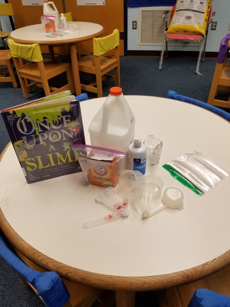 jemosslibrary's tweet image. Guess what we&apos;re making?!? #mnpslibhacks @MNPSLibraries