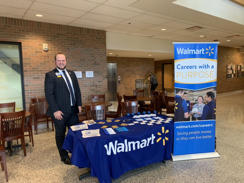 BMichaelJr's tweet image. Excited to be at @SVSU for the Student Showcase today. #WalmartCareers #SaveMoneyLiveBetter