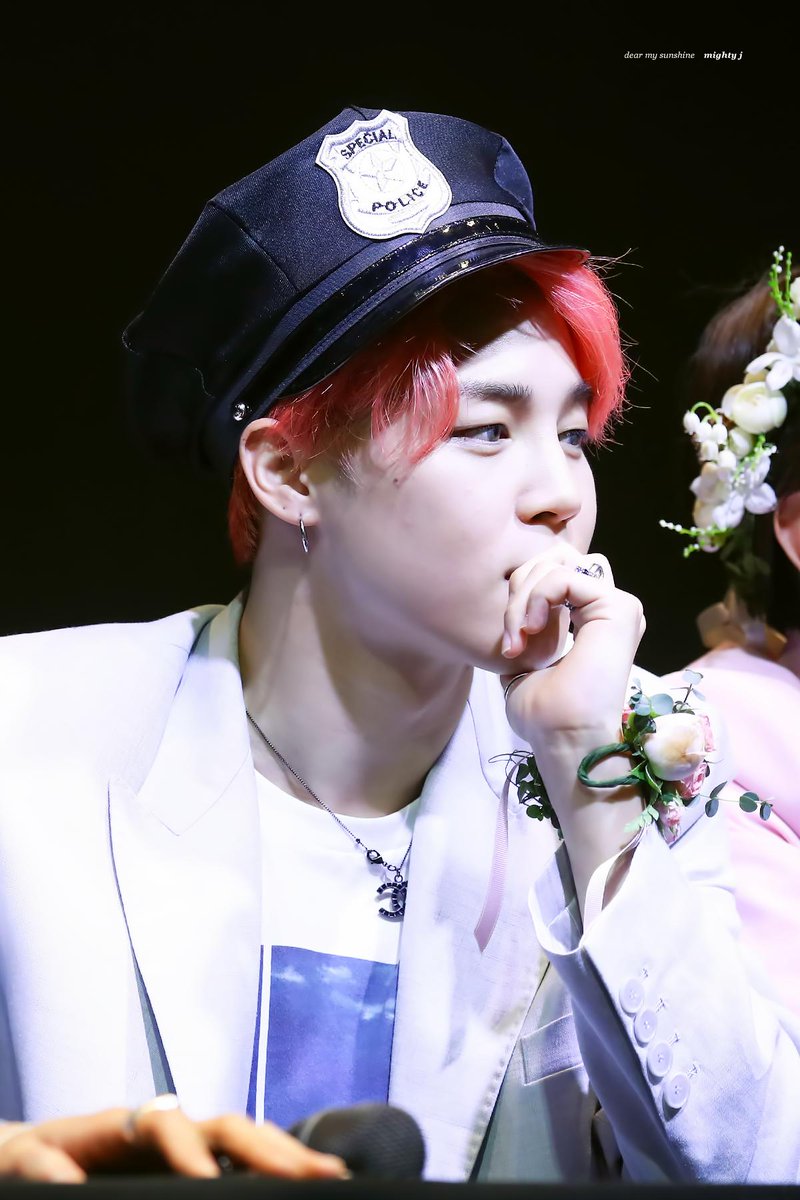 mighty_jimin's tweet photo. 190426 #지민 #JIMIN arrest me, sir
#BBMAsTopSocial BTS @BTS_twt https://t.co/QjKGu46hUZ