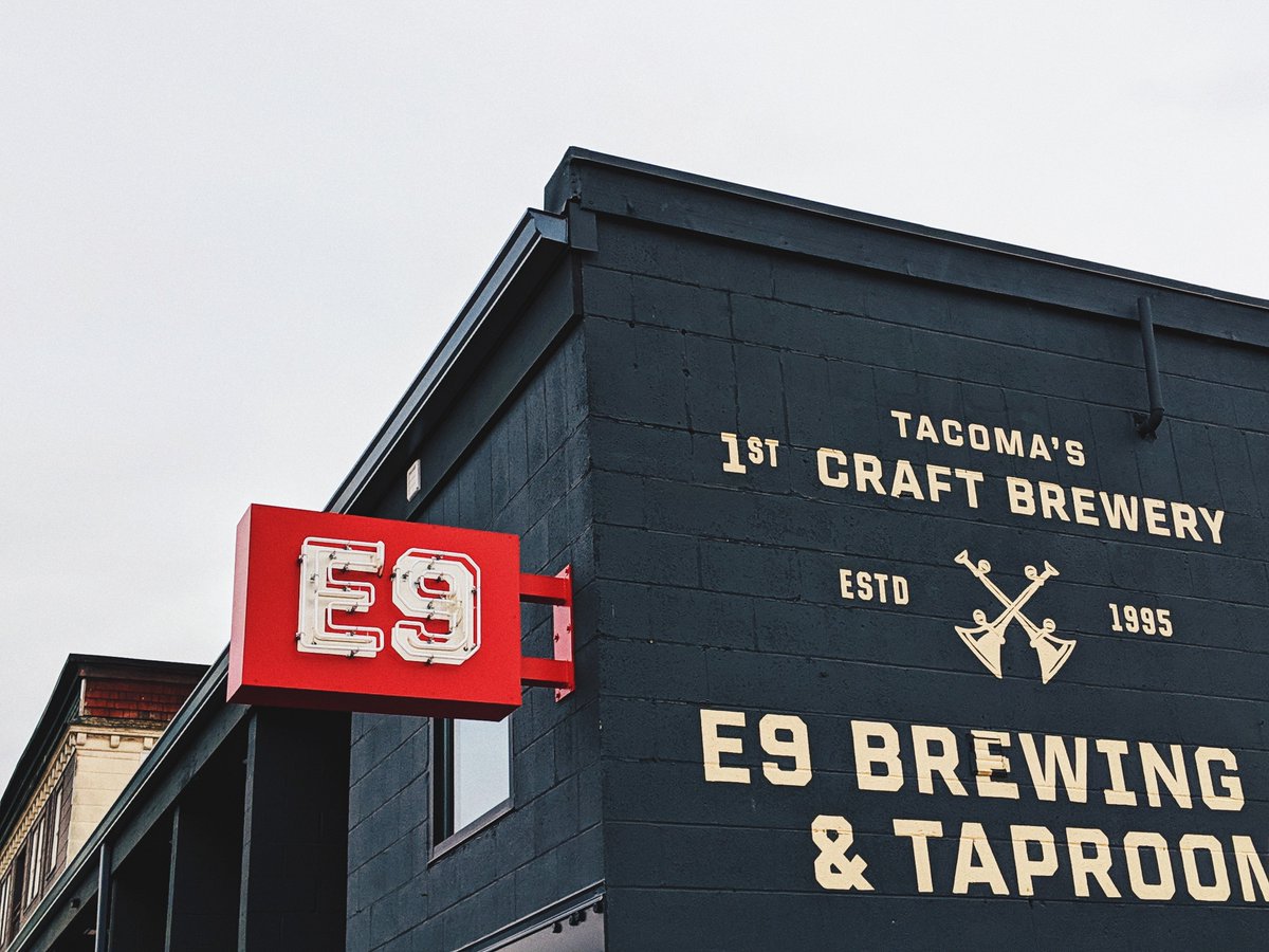 FergusonArch253's tweet photo. Thanks @e9brewingco for inviting us to their soft opening last night. Nothing feels better than seeing people enjoying a space we designed! Stay tuned for more photos... 

#FA #fergusonarchitecture #tacoma #taproom #brewery #brewpub #architecture #design #thrivebydesign https://t.co/OHxwnG8Ntk