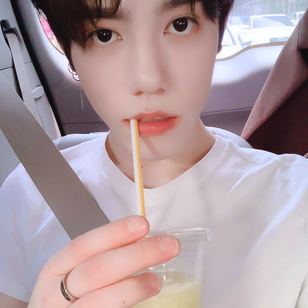 sc0808s's tweet photo. #엔플라잉 #엔플라잉보정 #차훈 #엔플라잉_차훈 #차훈보정 https://t.co/JMoyvKvml2