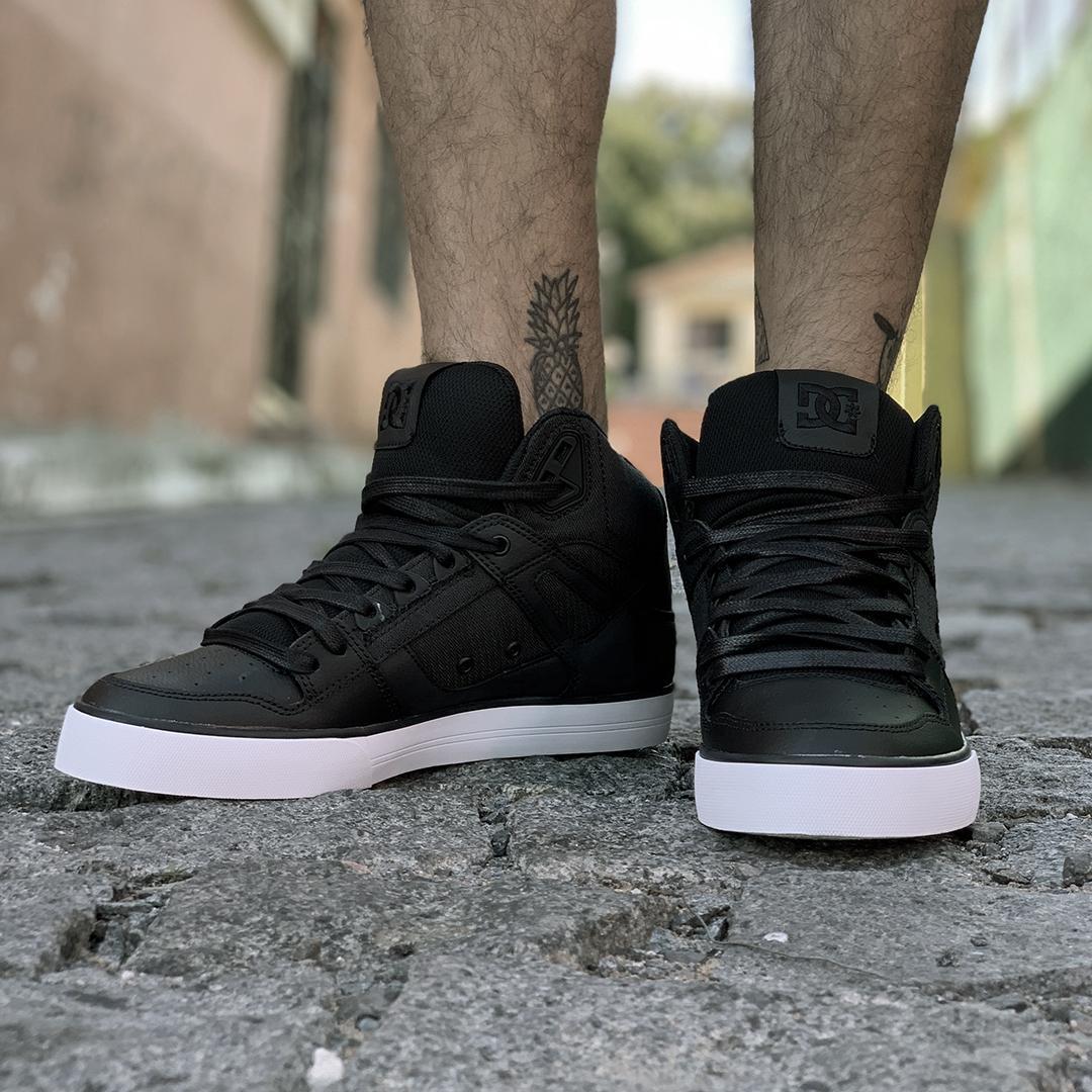360SneakerStore's tweet photo. 👉🏻 Imponente y con los mejores materiales, el ícono #DCPure está en nuestras tiendas para vos.
#PisaFuerte https://t.co/dAigVDSi6J