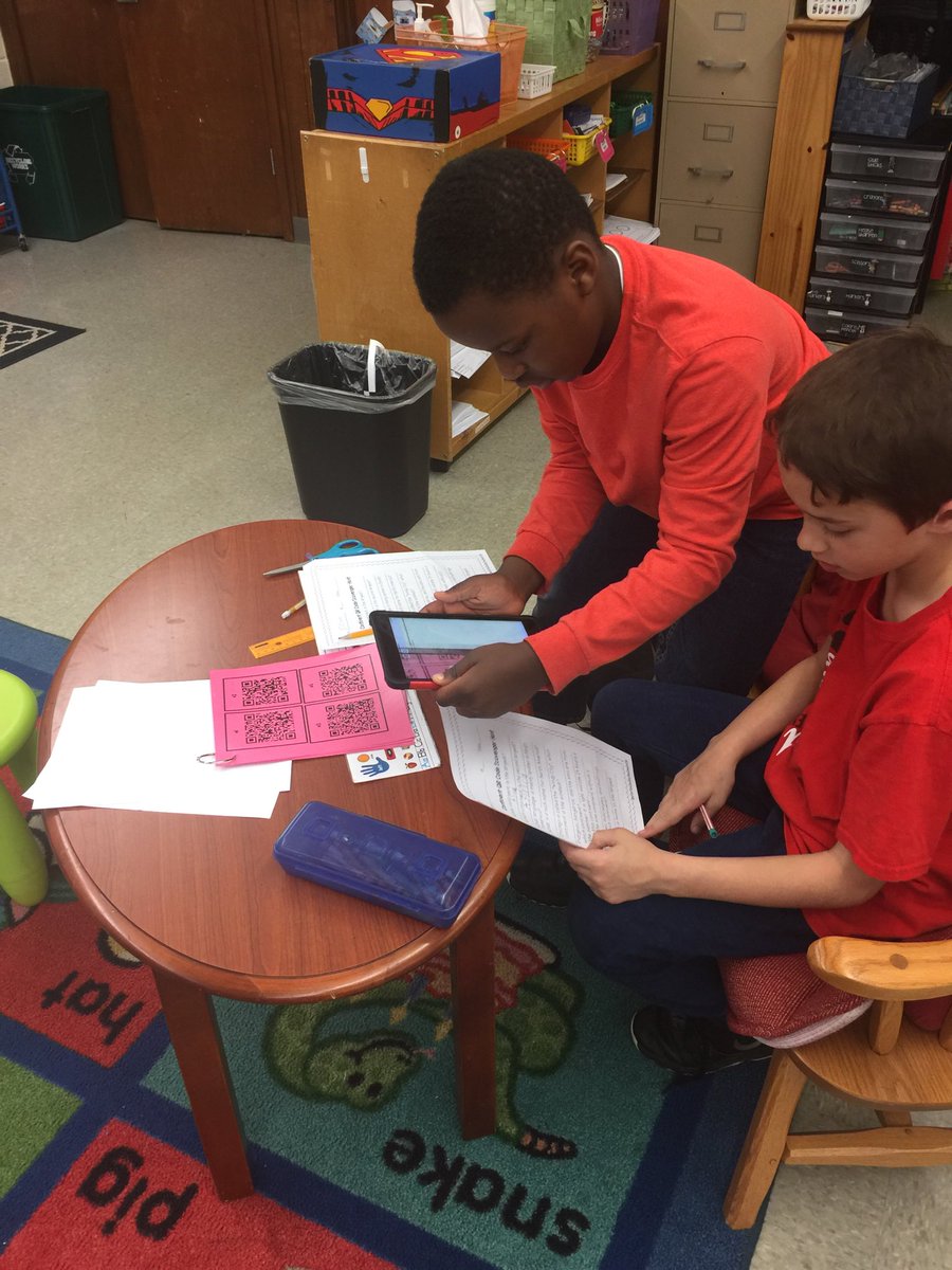 tiaschwab's tweet image. ⁦West Broad Street second graders working cooperatively on a continent and ocean scavenger hunt using QR codes. ⁦@SASD_WestBroad⁩ ⁦@PADeptofEd⁩  #sasdnext  #workinghardonarainyfriday