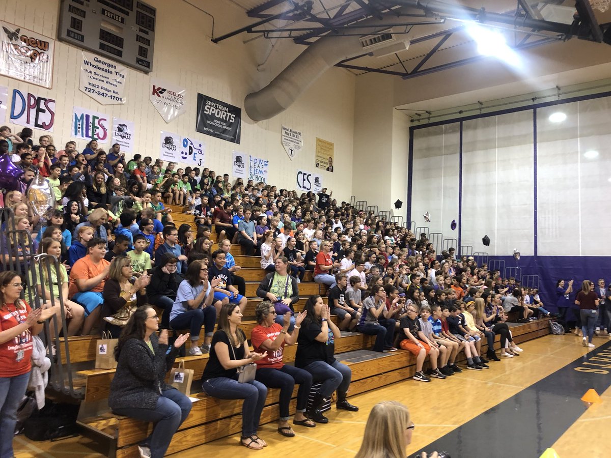 RoyalZetch's tweet photo. RRMS class of 2026 #FirstPepRally @RRMSRoyalKnight https://t.co/dMrfSP78Y8