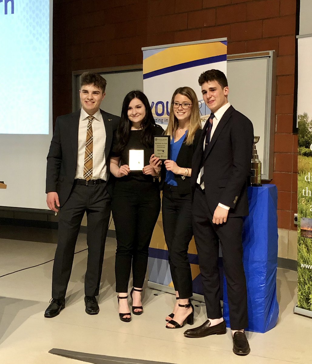 mrs_fraba's tweet photo. Thank you to Enactus and all of the members of Youthrive who organize this amazing program! They do this strictly on a volunteer basis and they are incredible role models for our students! @AVG_Griffins @youthrive1 https://t.co/i468aQNsYe