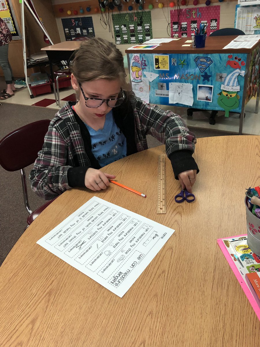 MsSweeniesClass's tweet photo. Third grade has been working hard learning how to measure and find the perimeter of different shapes! #HeusenerPRIDE #why305 https://t.co/7qcZigB5Io