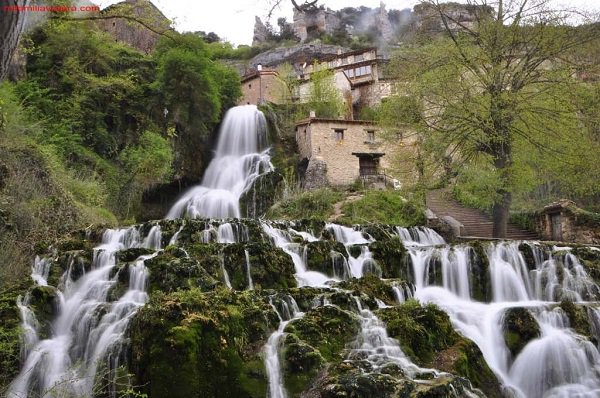 Después de tanta lluvia las cascadas de nuestra ciudad tienen que estar ESPECTACULARES! No te las pierdas este finde que va a salir el sol!! #planes #Burgos #sol #cascadas ##Orbaneja #Tobalina
laguiago.com/burgos/las-mag…