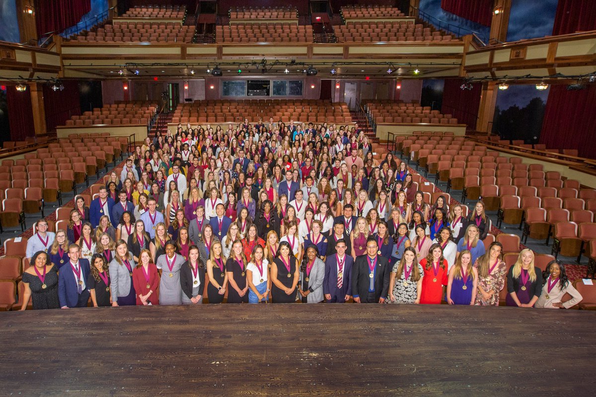 FSUCareerCenter's tweet photo. Congratulations to the 313 @floridastate students inducted into the prestigious Garnet &amp; Gold Scholar Society, recognizing the engaged, well-rounded undergraduate students who excel within and beyond the classroom. #GGSSFSU #FSU19 https://t.co/SREp0uQRQ4