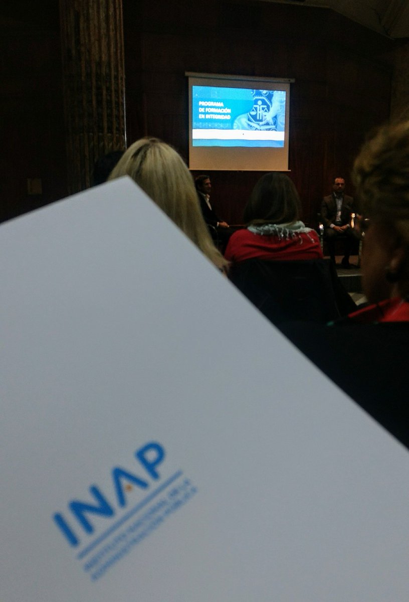 javi_cubillas's tweet photo. En la presentación del Programa de Formación en Integridad en @INAPArgentina #INAP #7ejes #tématicas #IntegridadPública #Gobernanza Cc @sanchezfdo @lauritalonso @GobAbierto_AR https://t.co/e10fvXkbEY