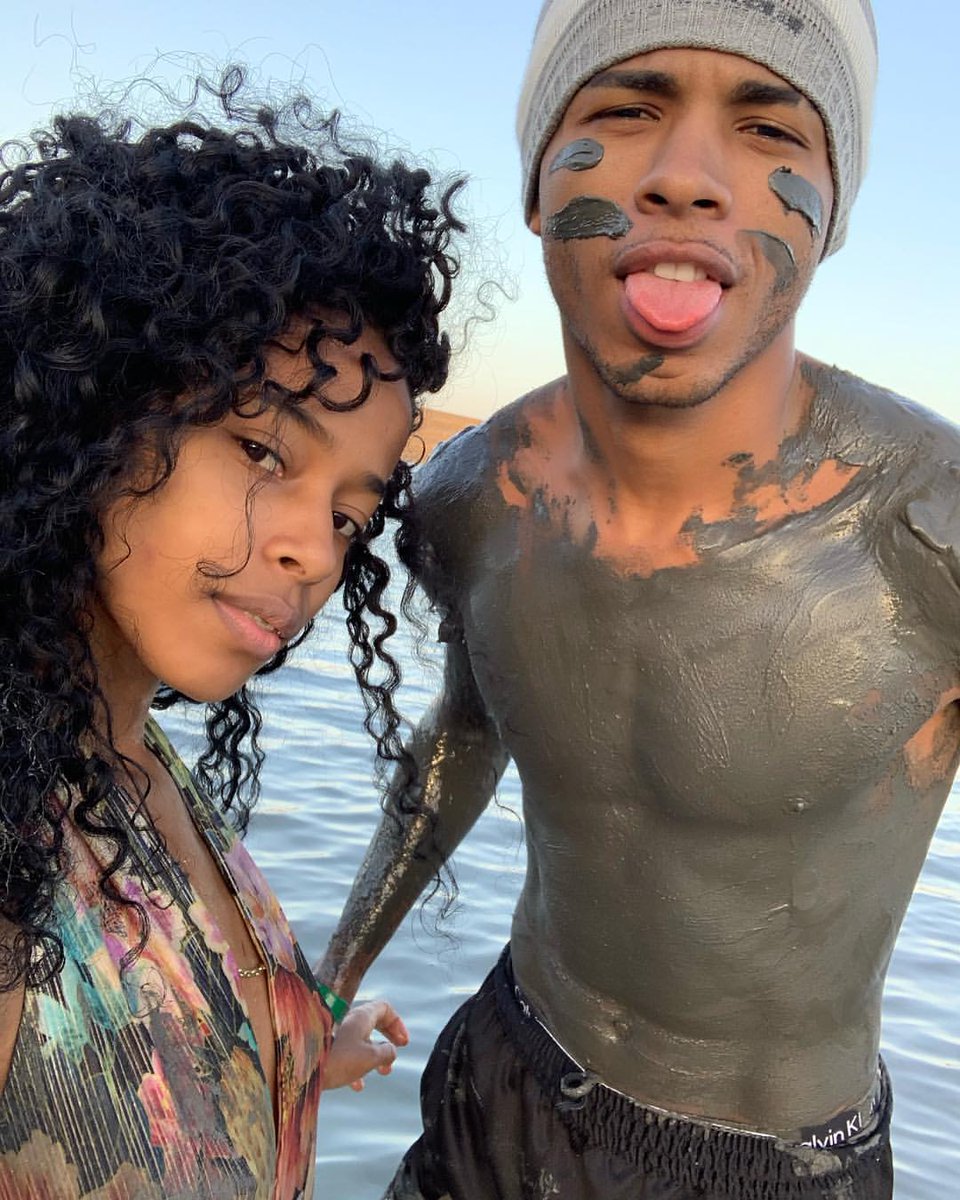 africanize_'s tweet photo. amo um casal! ❤️ 

Força! #RennandaPenha https://t.co/VzjICigWrN