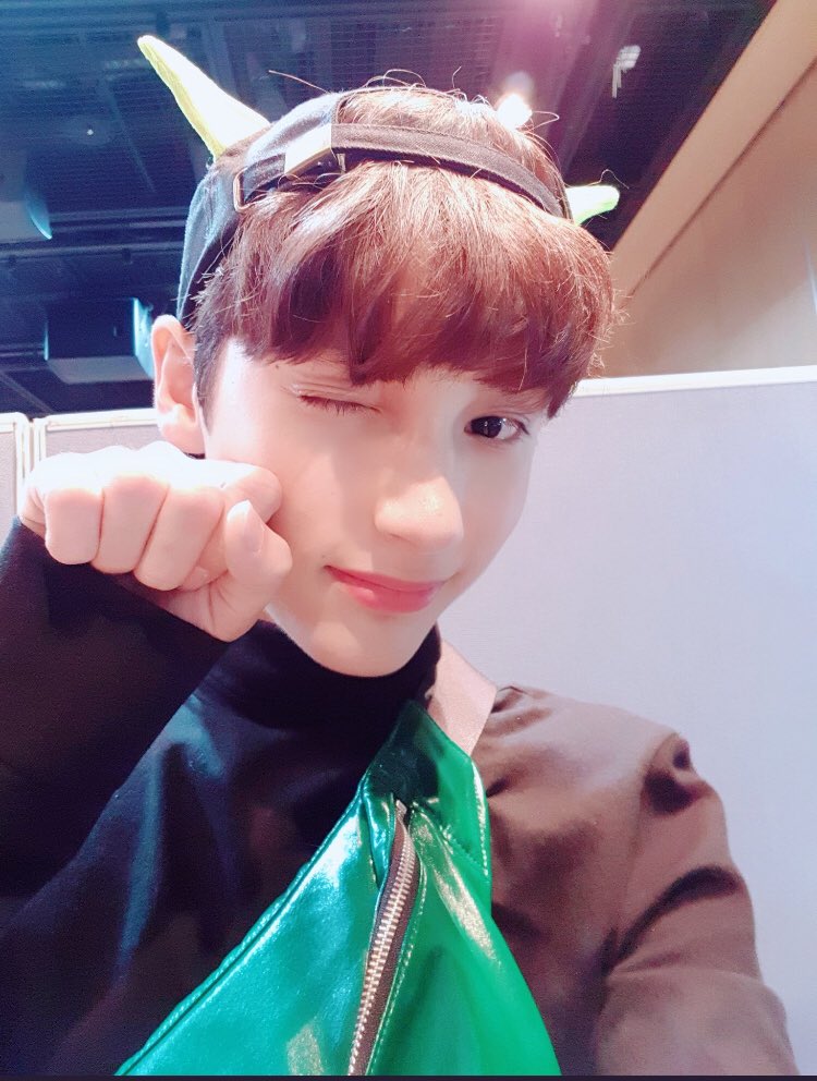 TXTUPDATES14's tweet photo. Wow we now had a comeback in 2 weeks and we got to see each other again. Thank you so much for enjoying the cat and dog performance with us always. Our fans, lets be together in the future too. And we sincerely want to congratulate our seniors BTS for no.1! #HUENINGKAI. https://t.co/nMssiBMpqx