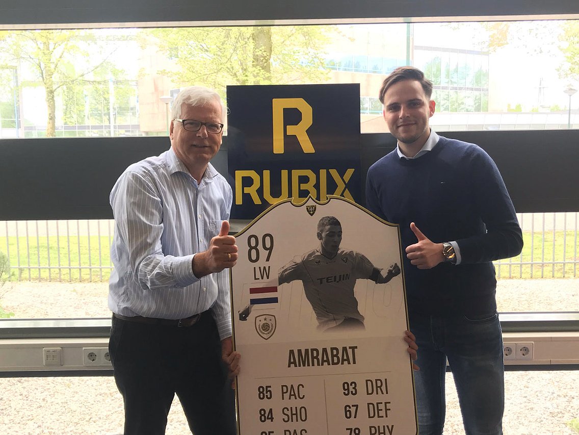 Vandaag ontvingen wij de eerste FUT Card (FIFA Ultimate Team kaart) uit handen van VVV-Venlo Esporter <a href="/NickCooiman/">Nick Cooiman</a> 
We zullen het een mooie plaats geven in ons kantoor. Bedankt ! @vvvesporter <a href="/VVVVenlo/">VVV-Venlo</a> <a href="/NAmrabat53/">Nordin Amrabat</a>