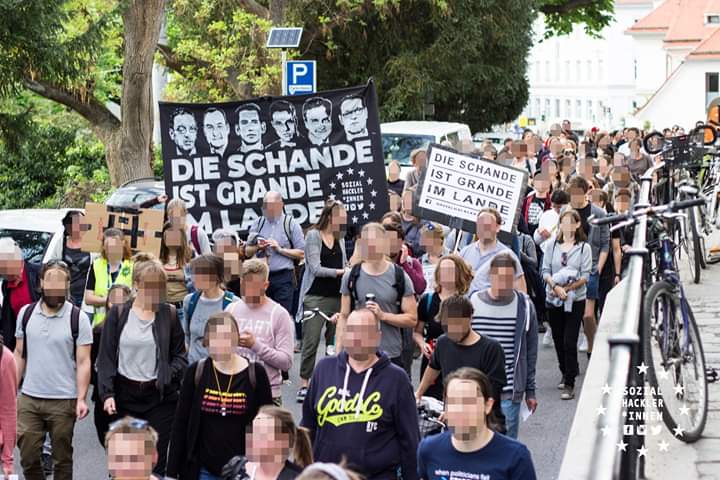 SozHaGraz's tweet photo. 25. APRIL - @do_graz
#RECHTSEXTREMISMUS RAUS — #DISTANZIERUNG REICHT NiCHT AUS!
#doingraz #fixzam #esistwiederdonnerstag #sozialearbeit #sozialhacklerinnen #wiederdonnerstag #graz #wien #stpölten #linz #donnerstagsdemo #wirsindjetztzusammen
#dieschandeistgrandeimlande https://t.co/bYB1Z1i8yW