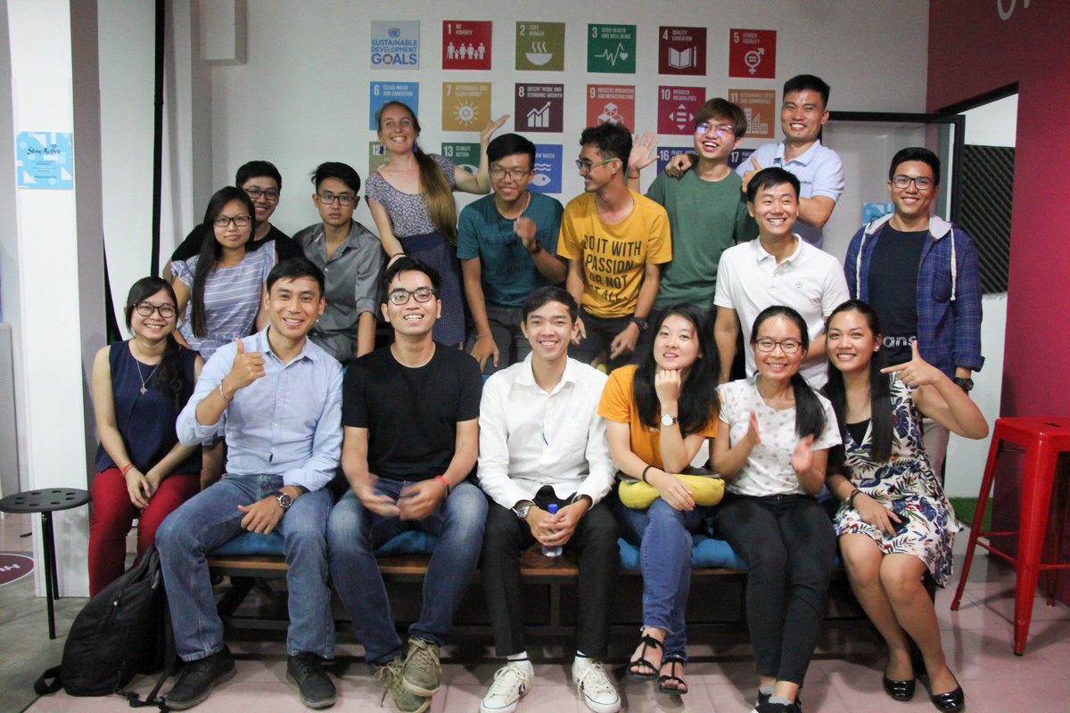 🚀 SmartStart - Update 🚀
Our facilitators and mentors are ready for SmartStart Hackathon tomorrow! Can not wait to meet 120 young geeks &amp; creatives of SmartStart 3.0!
Let's create the world that we want to live in and for all!
#SmartStart <a href="/SmartAxiata/">SmartAxiata</a>