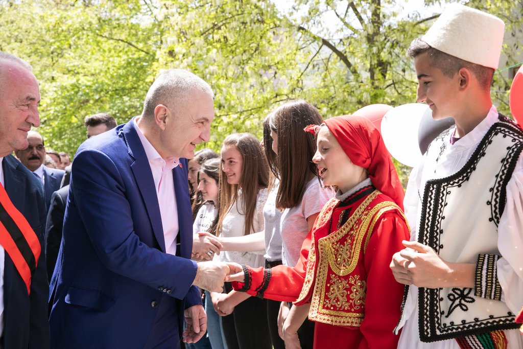 ilirmetazyrtar's tweet photo. #Arsimimi më #cilësor i #fëmijëve, veçanërisht i zonave më thella të vendit, është #vendimtar për të #ardhmen.🇦🇱 3/3 https://t.co/5fTFdpcD9d